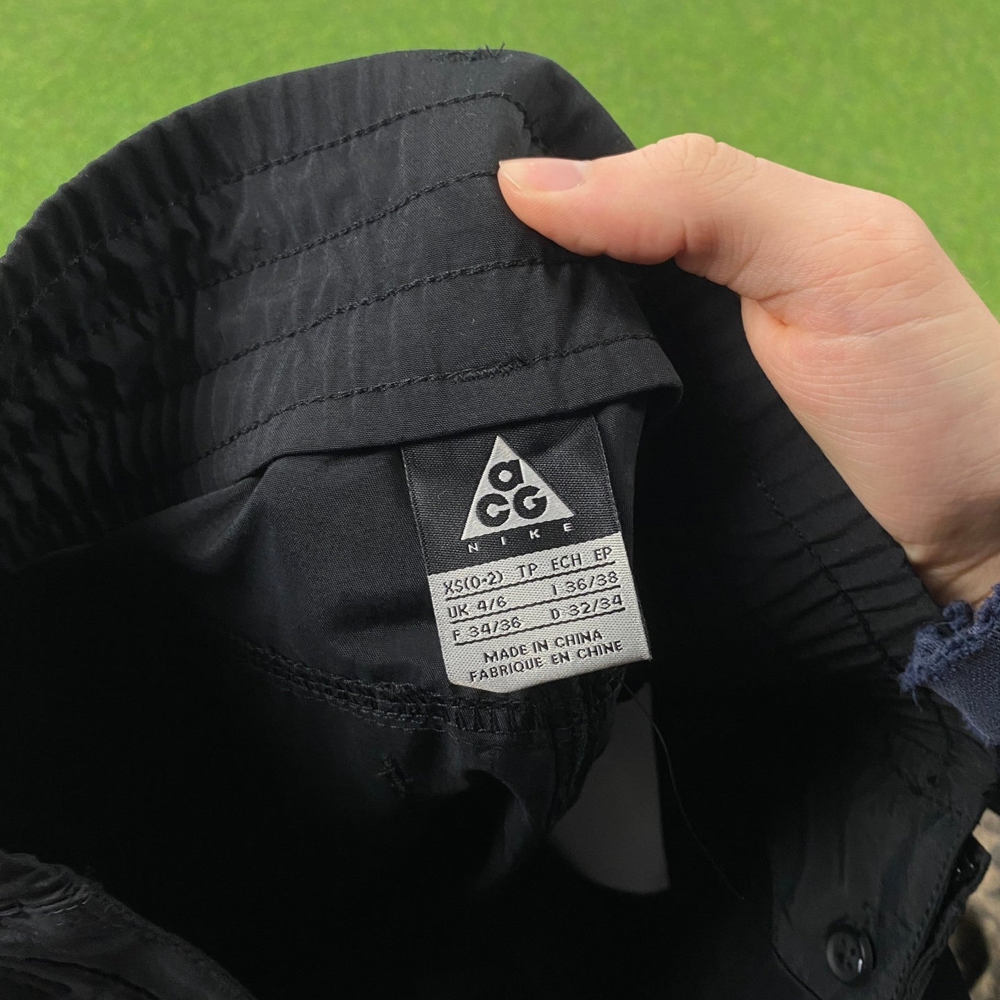 00s Nike ACG Cargo Trousers Joggers Black XS - Vintage Box