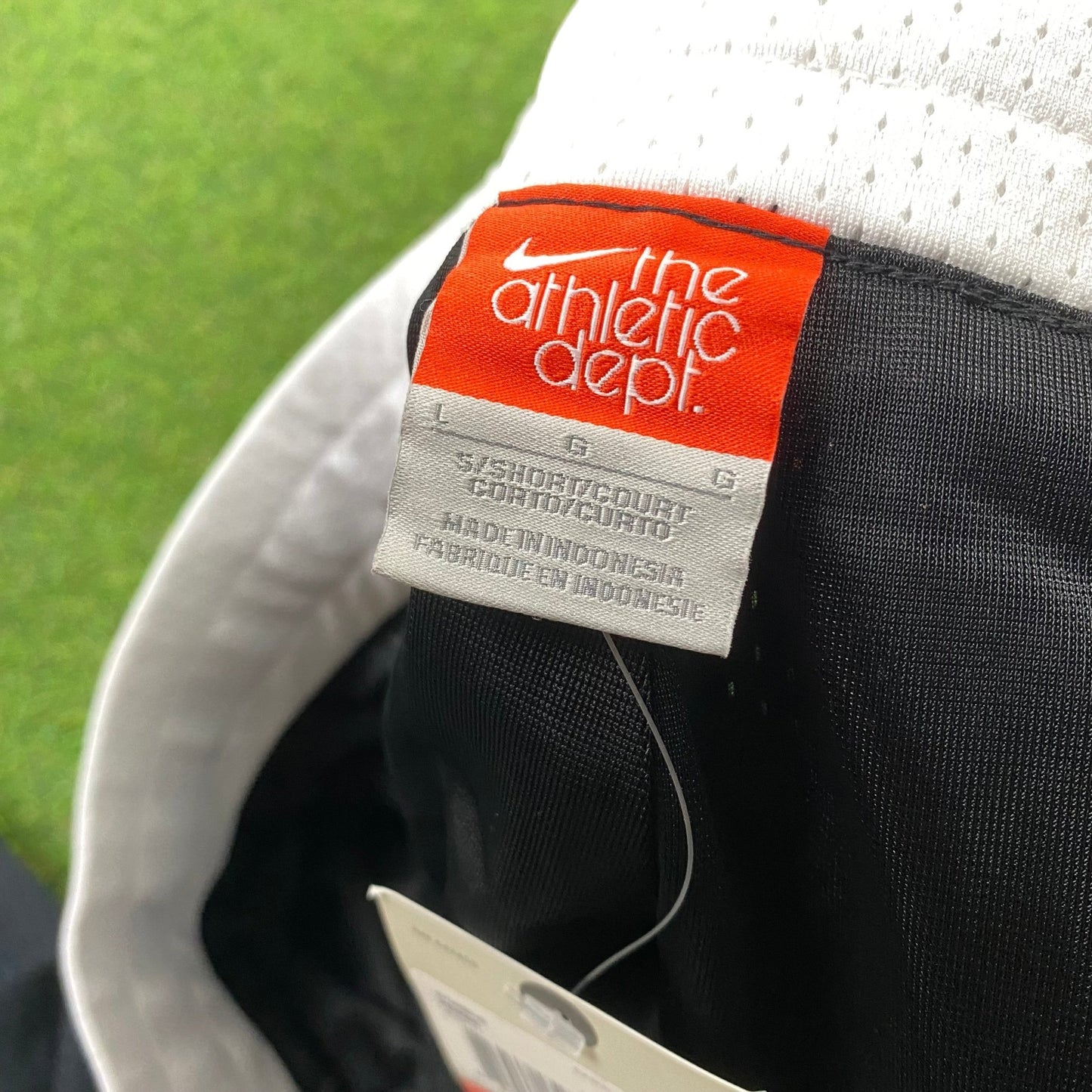 90s Nike Mesh Joggers Black Large - Vintage Box