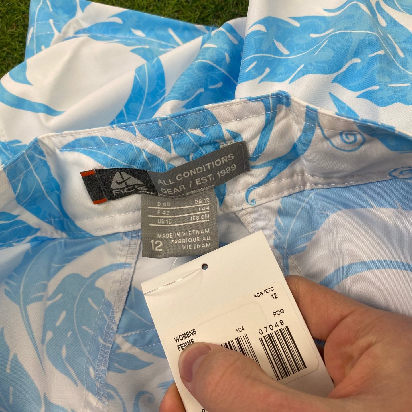 00s Nike ACG Beach Swim Shorts Baby Blue Large - Vintage Box