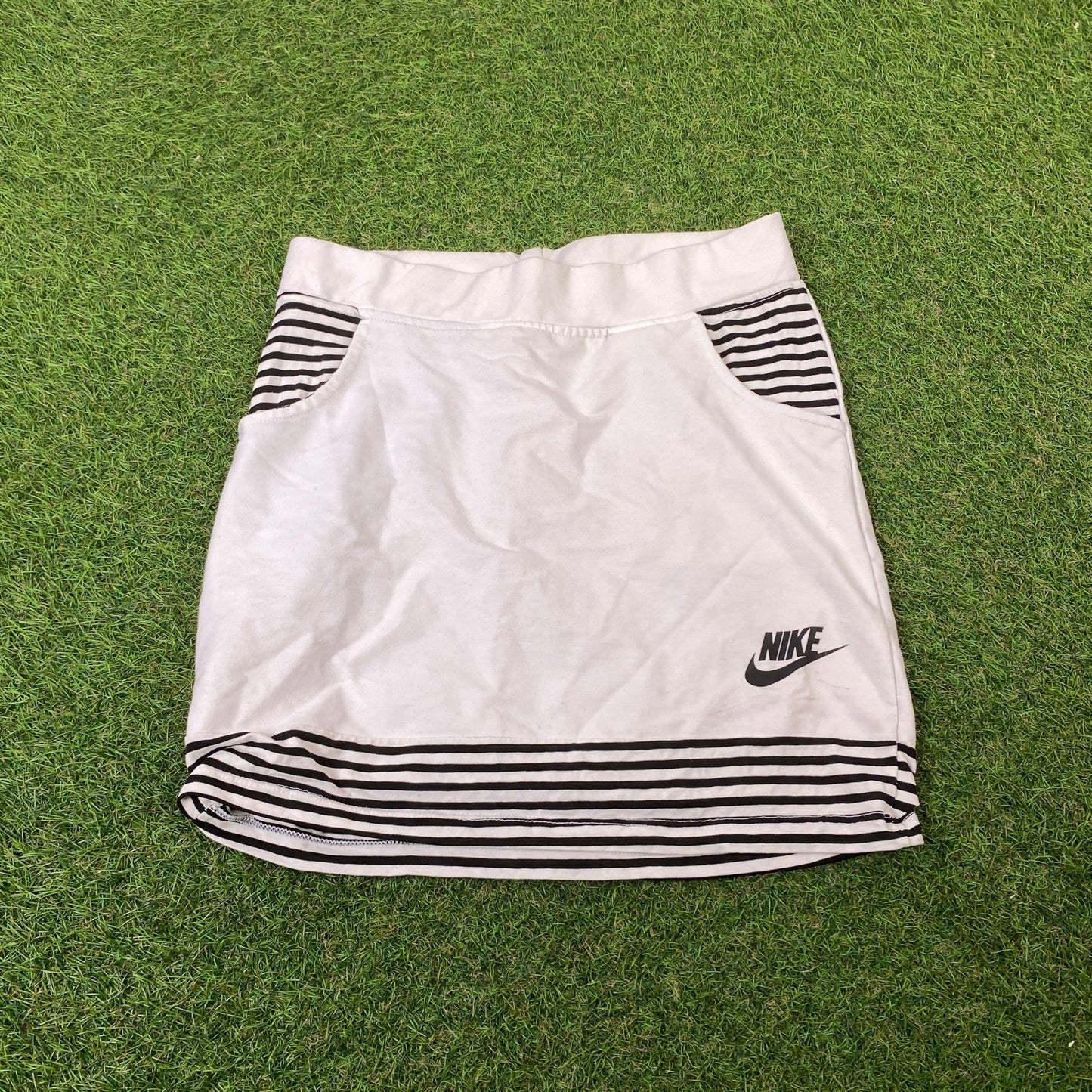 00s Nike Skirt Shorts White Small - Vintage Box