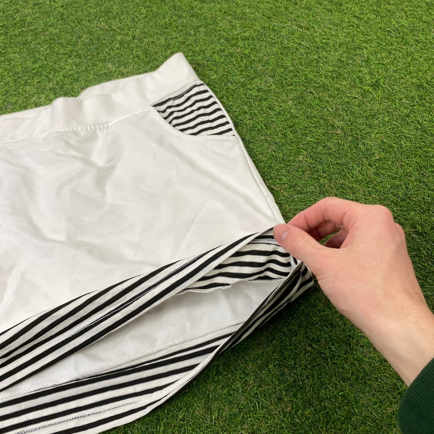 00s Nike Skirt Shorts White Small - Vintage Box