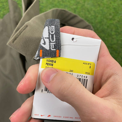 00s Nike ACG Zip Off Cargo Trousers Joggers Brown Small - Vintage Box