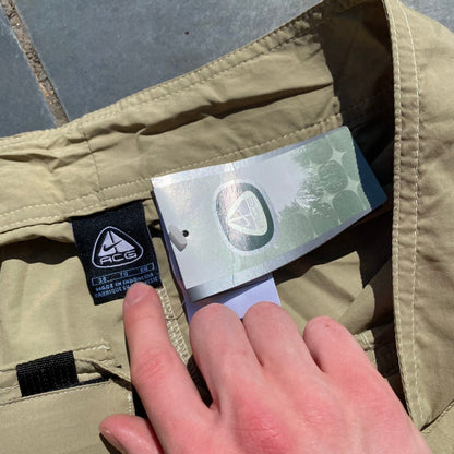 Vintage Nike ACG Cargo Shorts Brown XL - Vintage Box