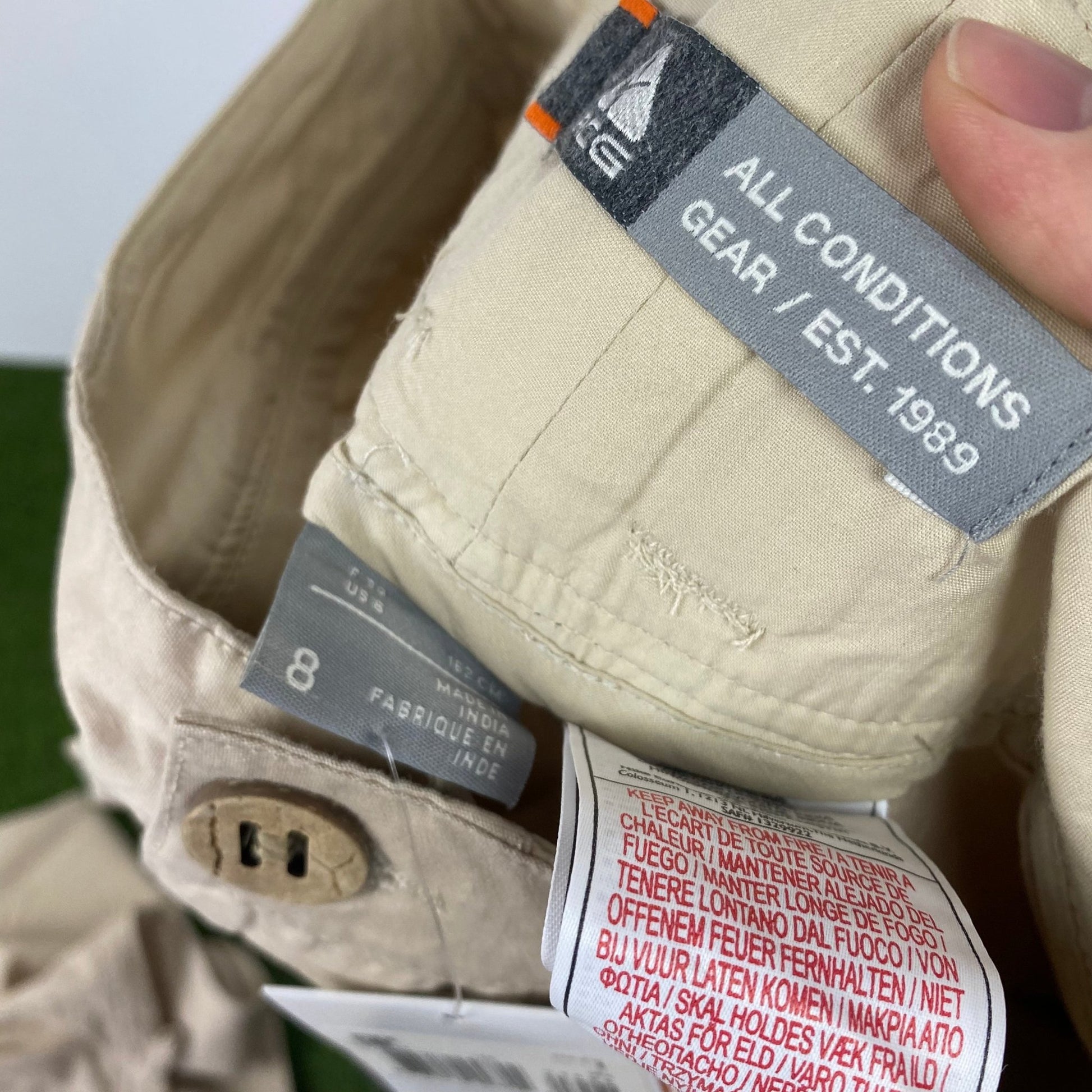 00s Nike ACG Cargo Trousers Joggers Light Brown Small - Vintage Box