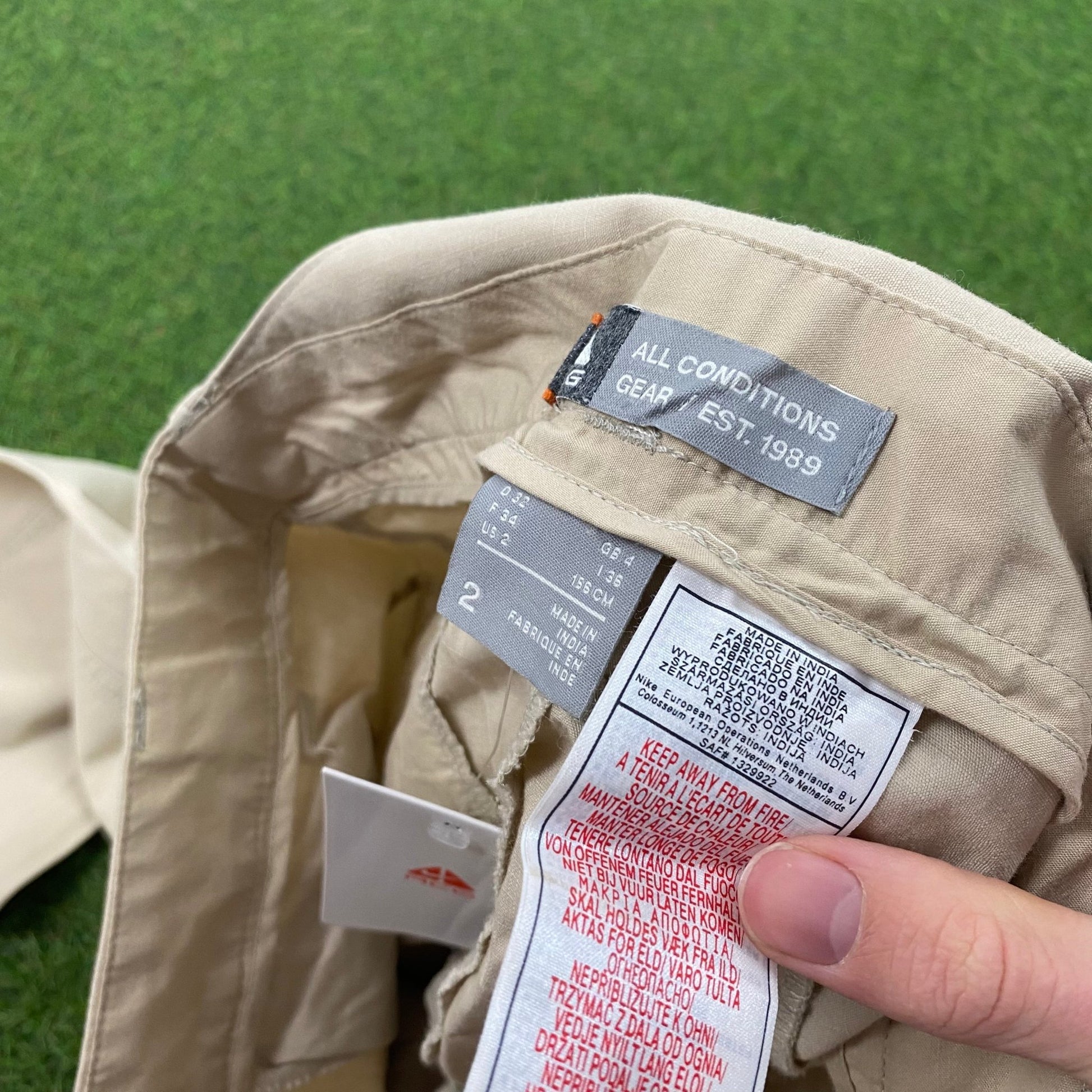 00s Nike ACG Cargo Trousers Joggers Light Brown XS - Vintage Box