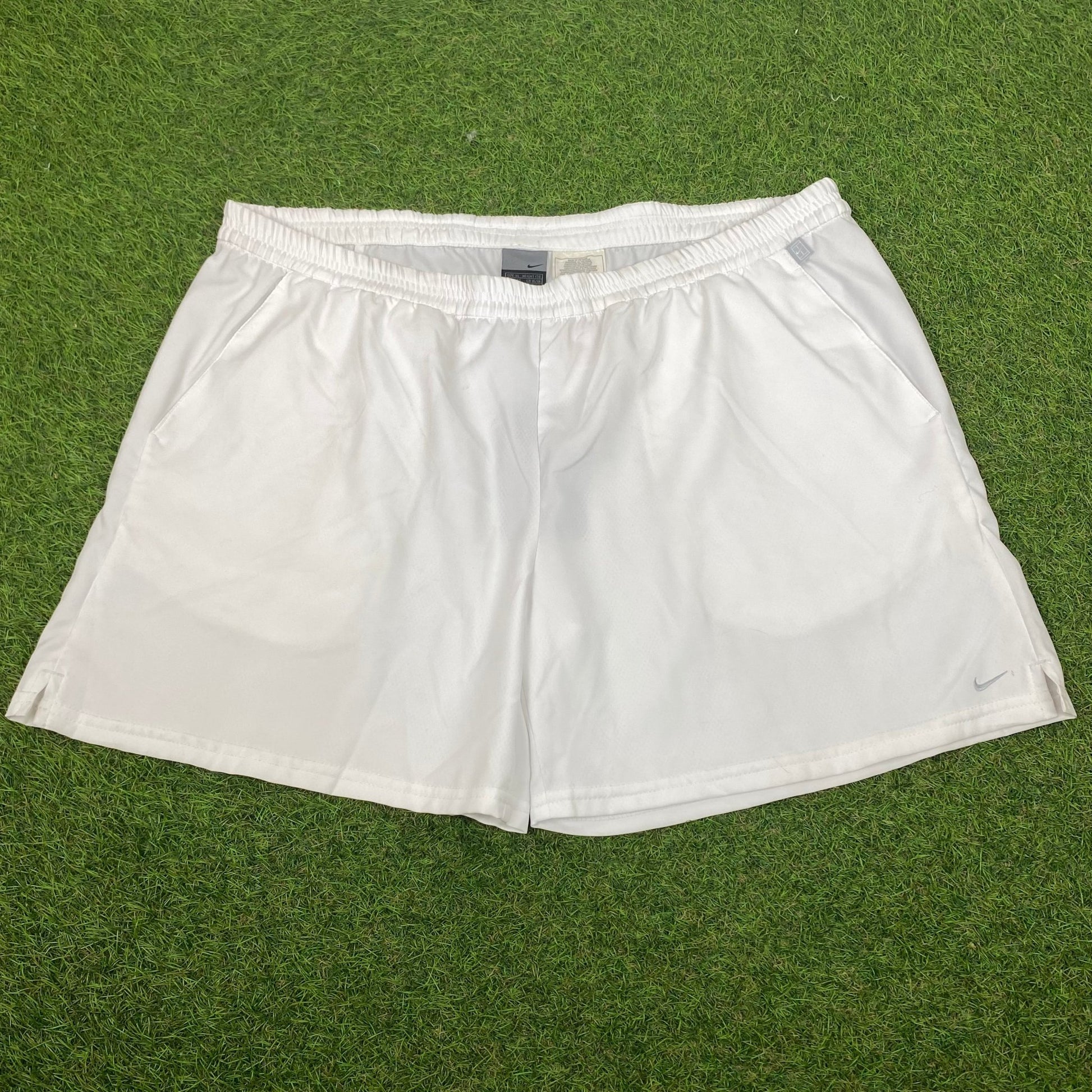 00s Nike Court Shorts White XL - Vintage Box