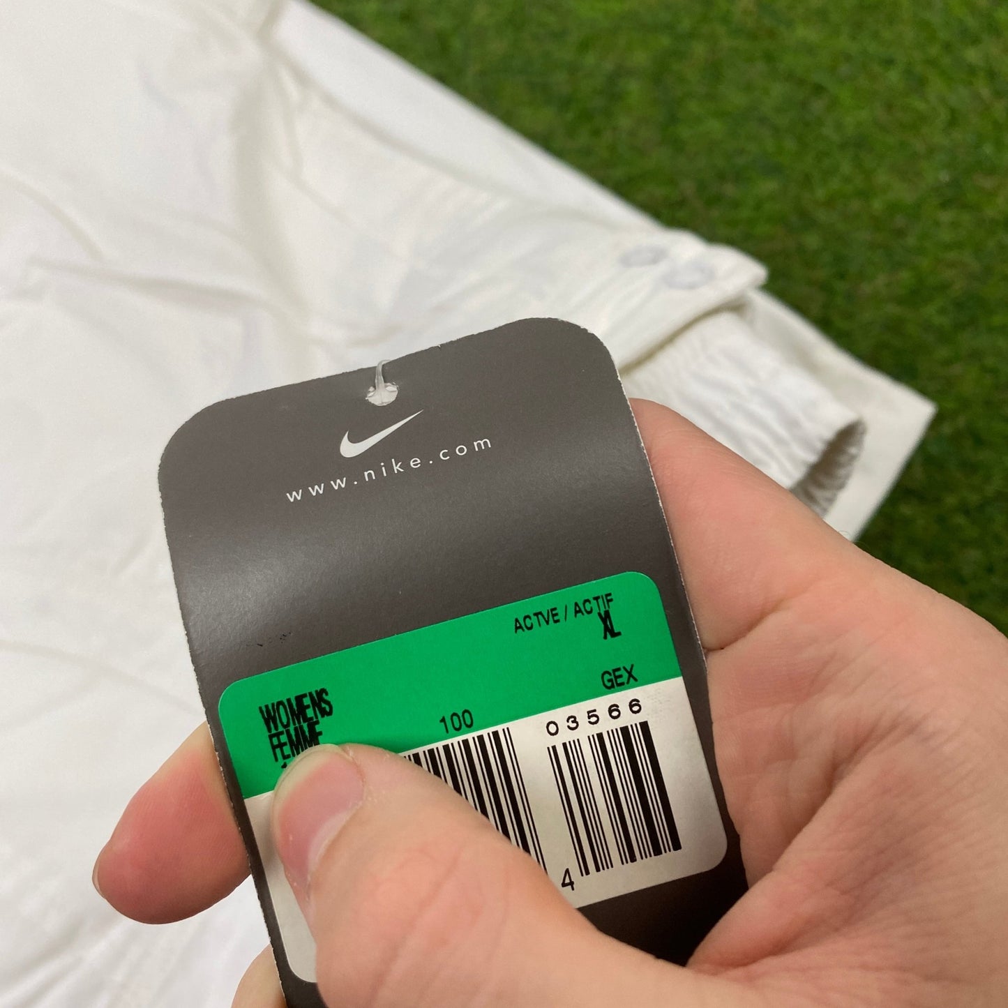 00s Nike Parachute Joggers White XL - Vintage Box