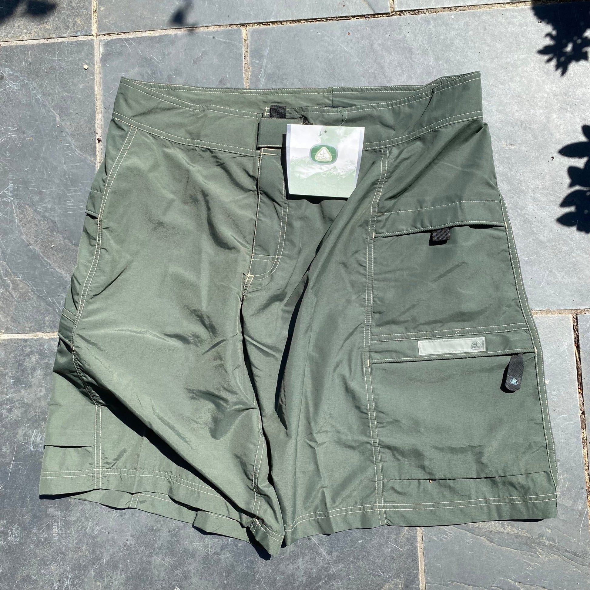 Vintage Nike ACG Cargo Shorts Green XL - Vintage Box