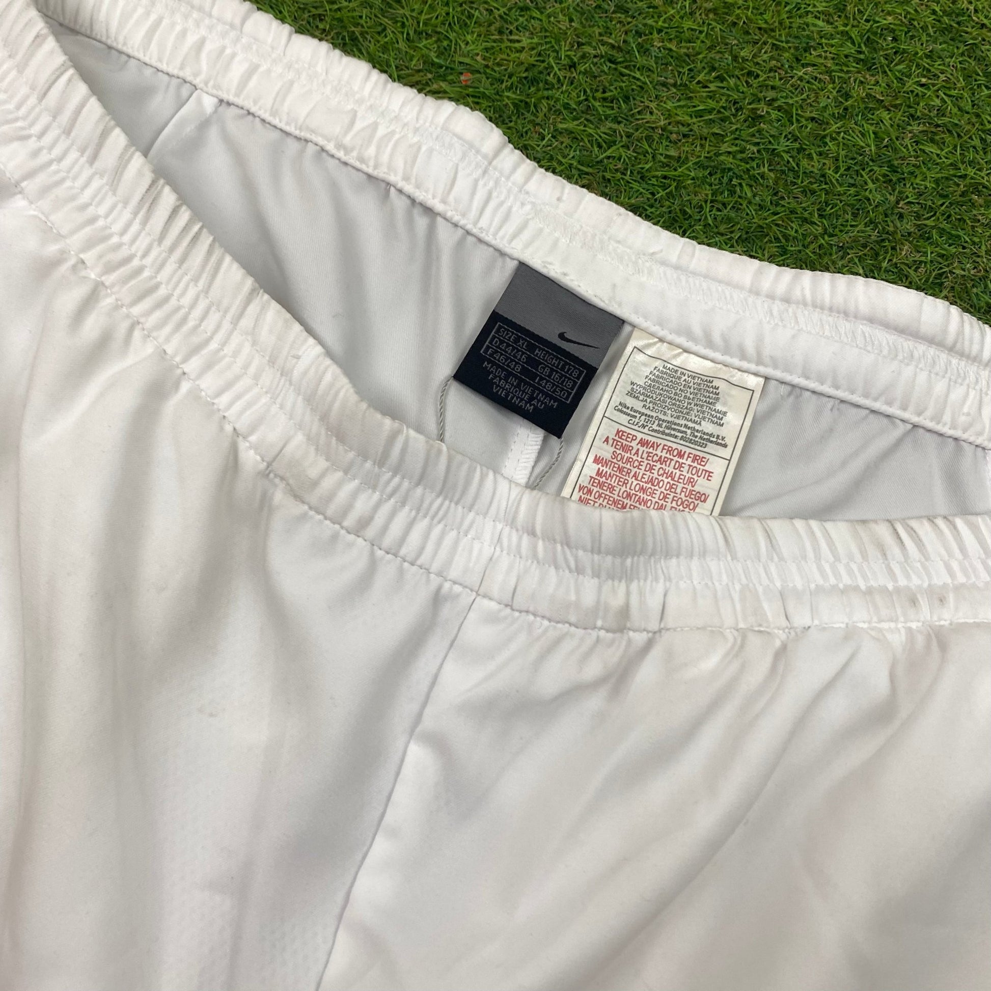 00s Nike Court Shorts White XL - Vintage Box