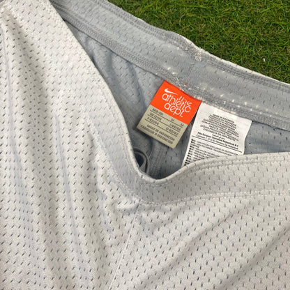 00s Nike Mesh Shorts White Medium - Vintage Box