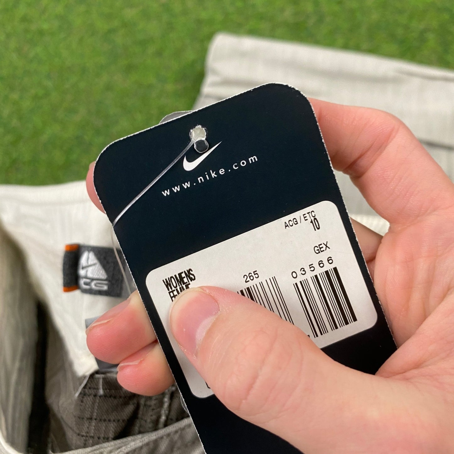 00s Nike ACG Cargo Trousers Joggers Grey Medium - Vintage Box