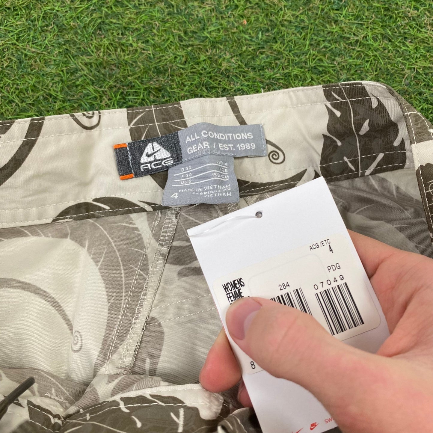 00s Nike ACG Beach Swim Shorts Brown XS - Vintage Box