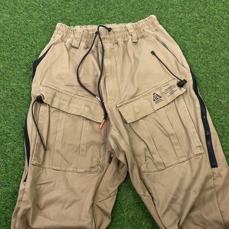 Vintage Nike ACG Cargo Trousers Joggers Brown Large